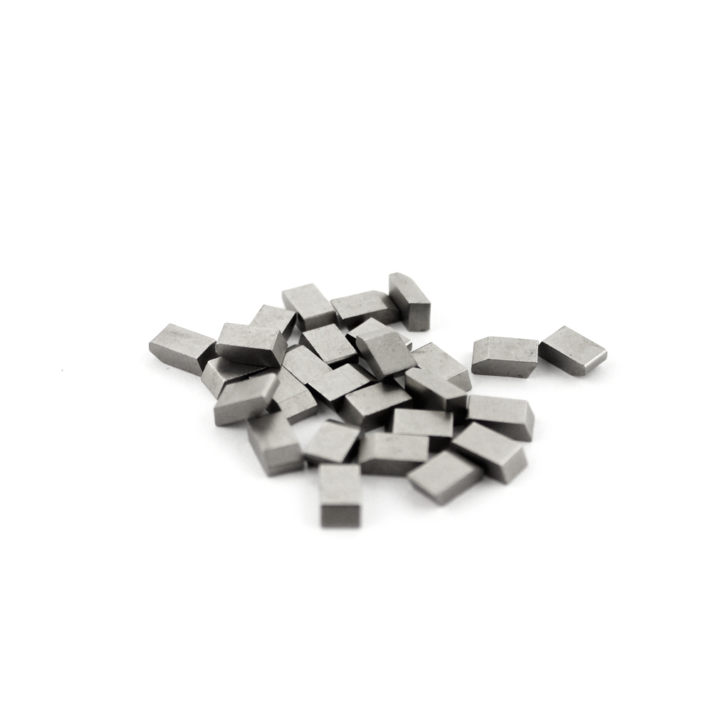 Tungsten carbide saw tips