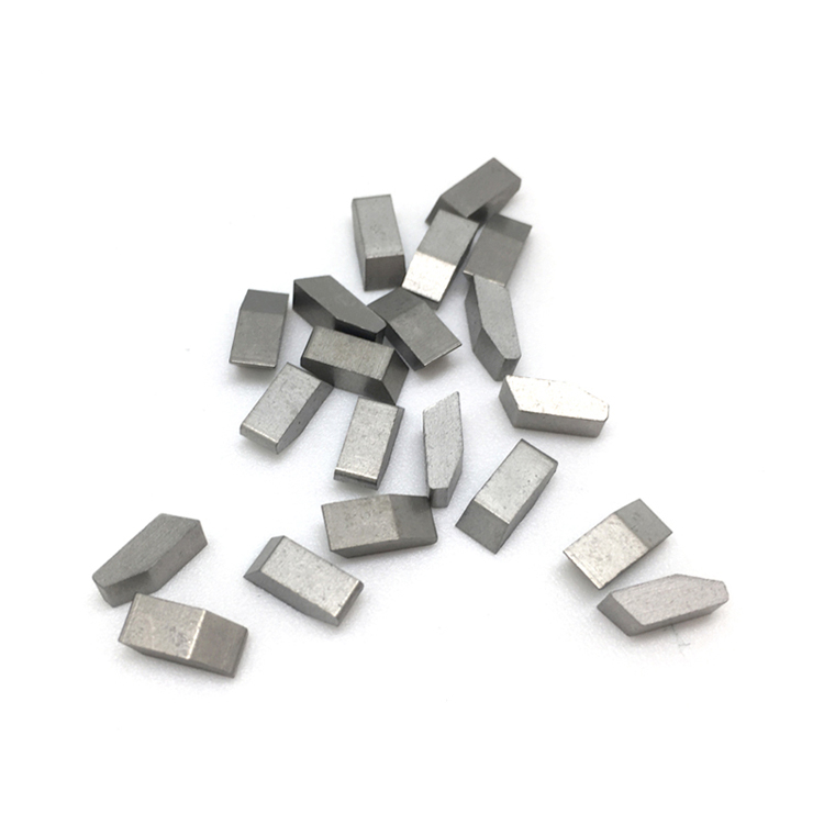 Tungsten carbide saw tips