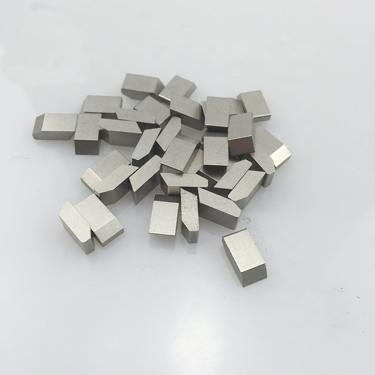 Tungsten carbide saw tips