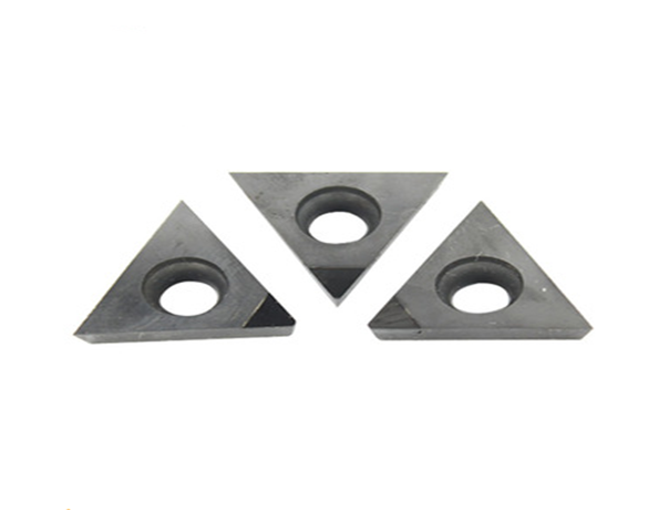 Tungsten carbide cutting blade